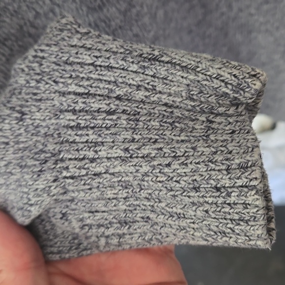 Eddie Bauer long sleeve sweater - Picture 2 of 8